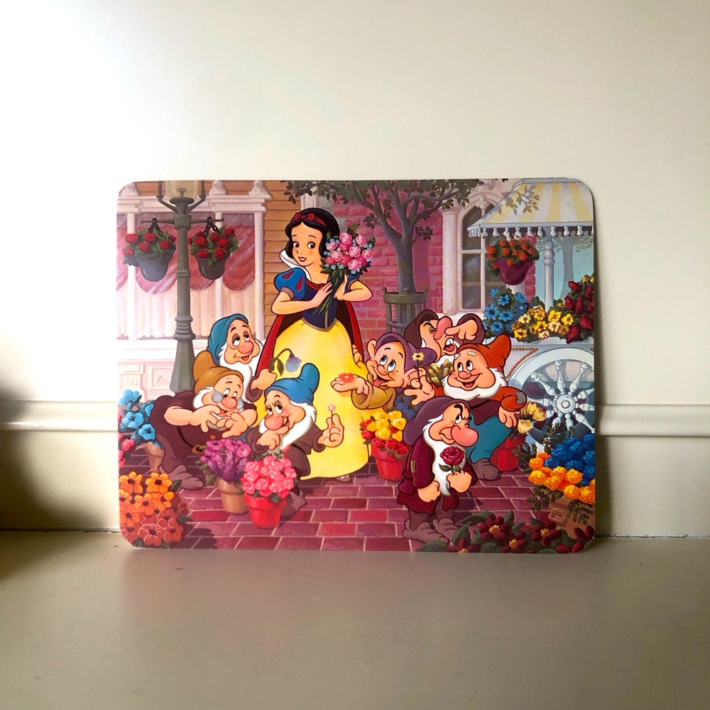 Disney’s Snow white Post card. - Picture 2 of 7
